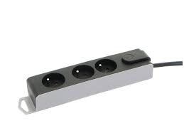 Profile 3V stopcontact + schakelaar + 1.5m snoer zwart